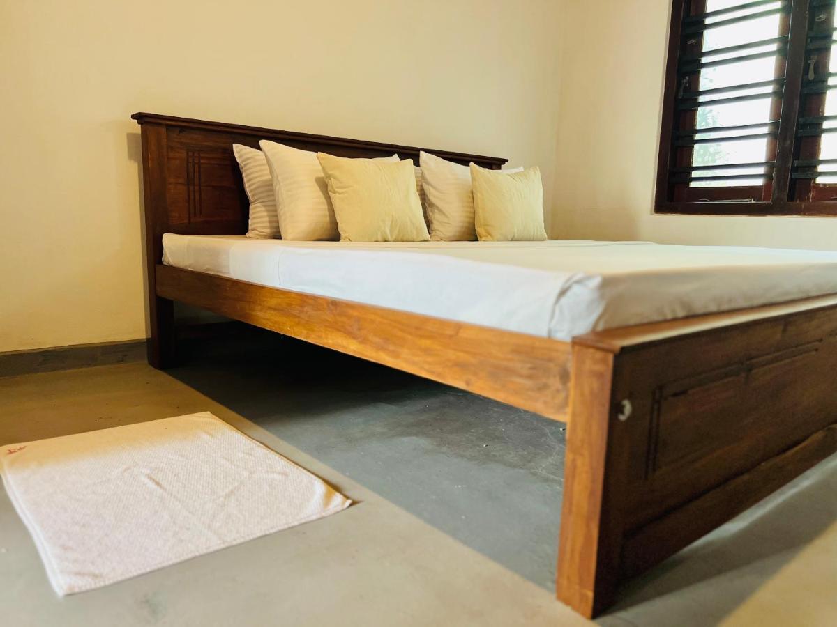 Sea Frame By Walkseylon Bed & Breakfast Hikkaduwa Exterior photo